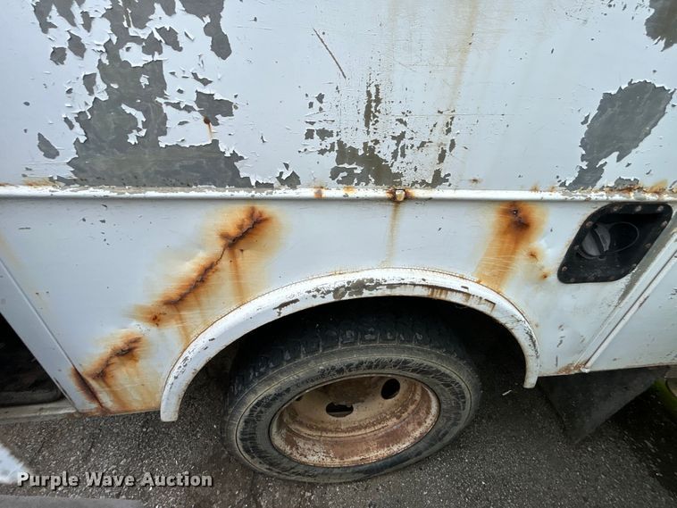 image for item EG0474 2000 Ford F450 Super Duty utility / service truck