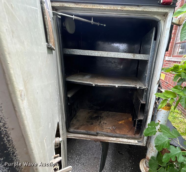 image for item EG0474 2000 Ford F450 Super Duty utility / service truck