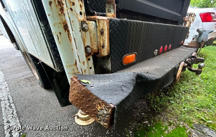 image for item EG0474 2000 Ford F450 Super Duty utility / service truck