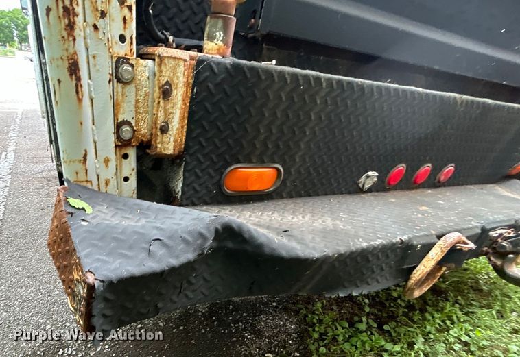 image for item EG0474 2000 Ford F450 Super Duty utility / service truck