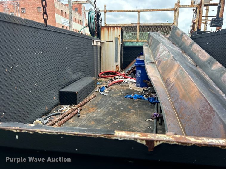 image for item EG0474 2000 Ford F450 Super Duty utility / service truck