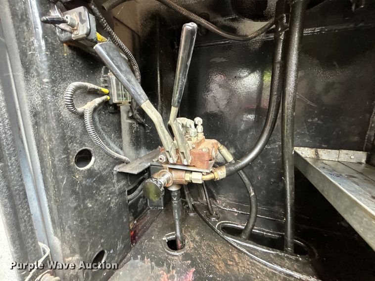 image for item EG0474 2000 Ford F450 Super Duty utility / service truck