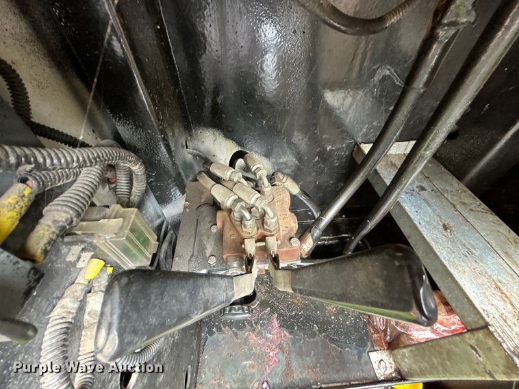 image for item EG0474 2000 Ford F450 Super Duty utility / service truck