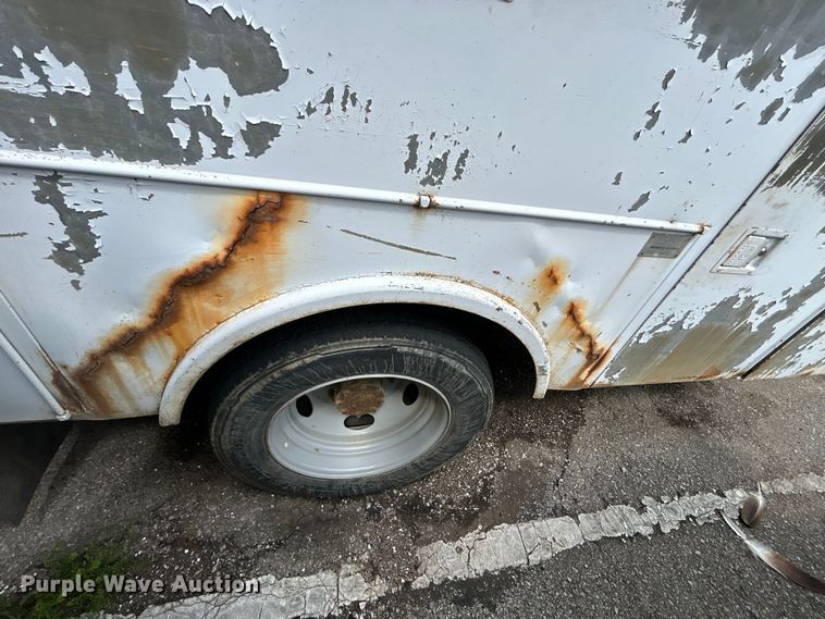 image for item EG0474 2000 Ford F450 Super Duty utility / service truck