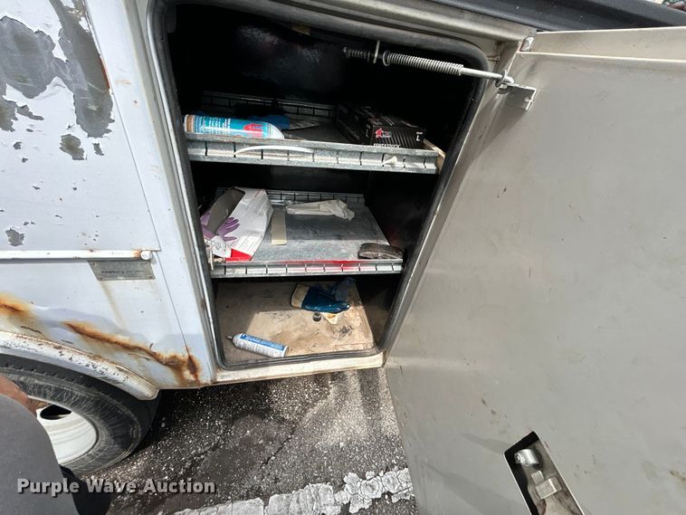 image for item EG0474 2000 Ford F450 Super Duty utility / service truck