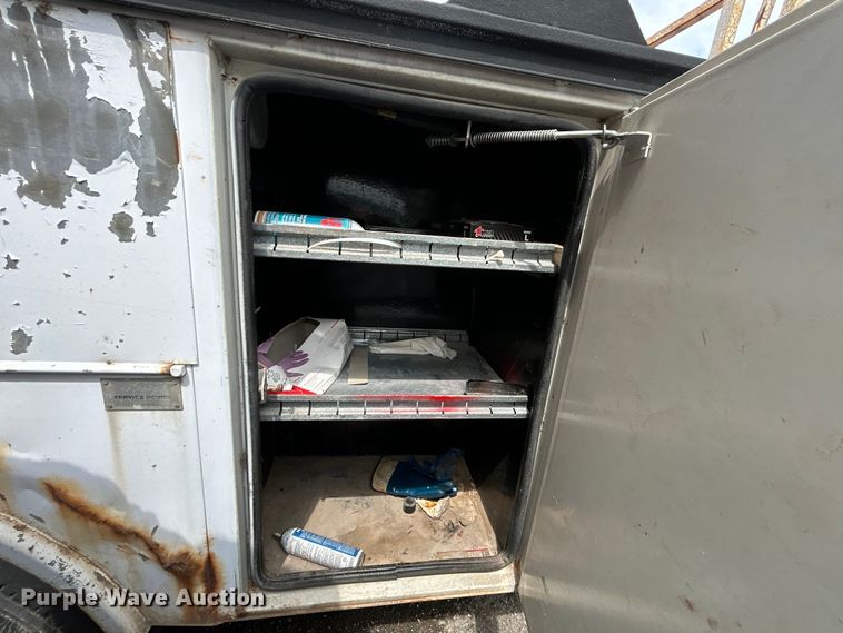 image for item EG0474 2000 Ford F450 Super Duty utility / service truck