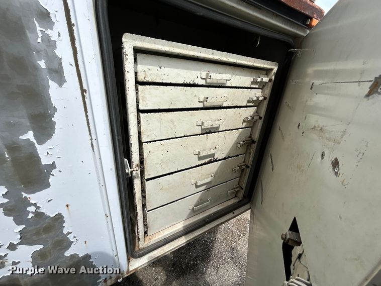 image for item EG0474 2000 Ford F450 Super Duty utility / service truck