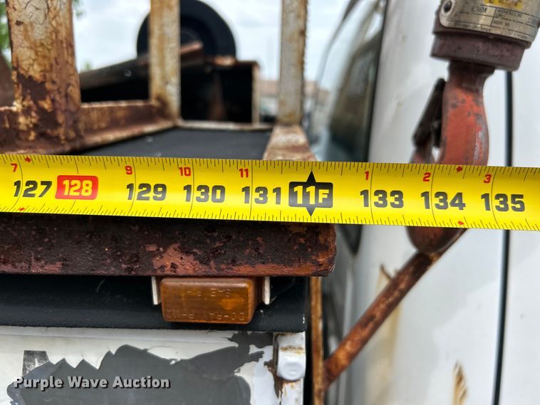 image for item EG0474 2000 Ford F450 Super Duty utility / service truck