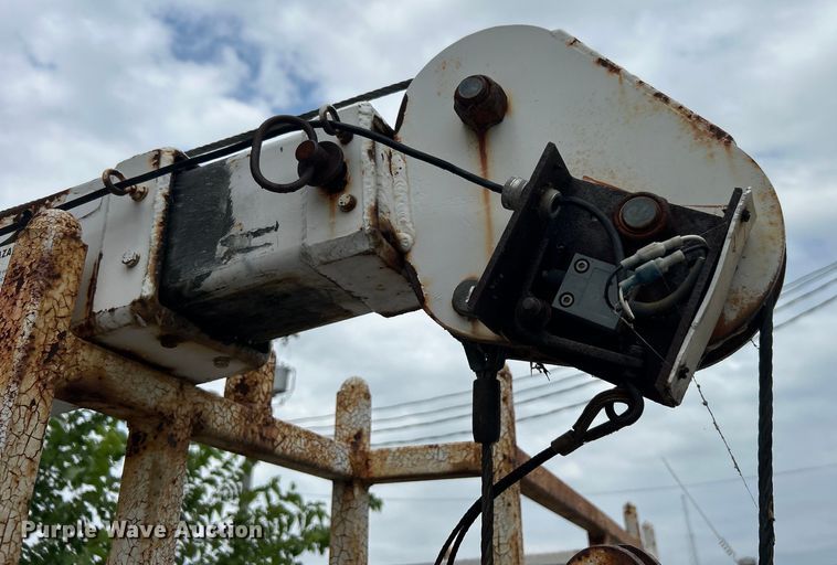 image for item EG0474 2000 Ford F450 Super Duty utility / service truck