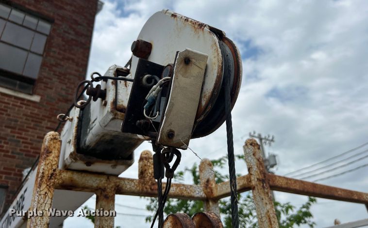 image for item EG0474 2000 Ford F450 Super Duty utility / service truck