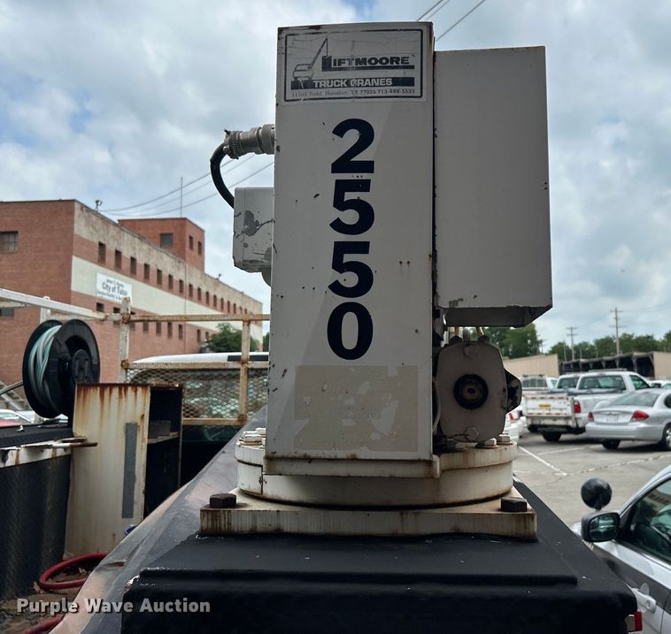 image for item EG0474 2000 Ford F450 Super Duty utility / service truck