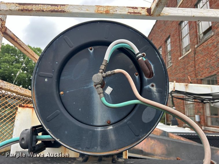 image for item EG0474 2000 Ford F450 Super Duty utility / service truck