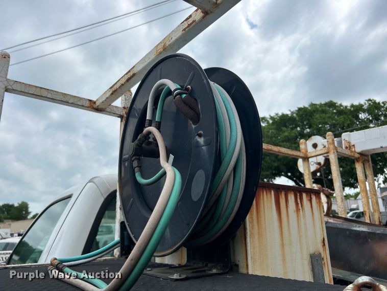 image for item EG0474 2000 Ford F450 Super Duty utility / service truck