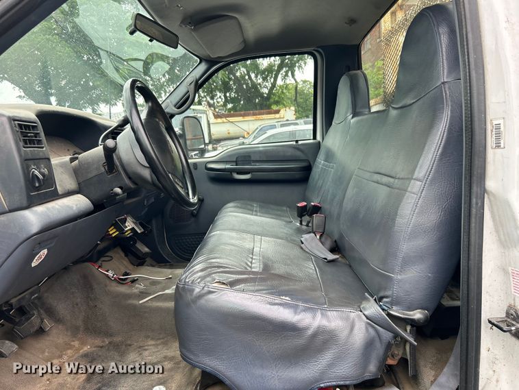 image for item EG0474 2000 Ford F450 Super Duty utility / service truck