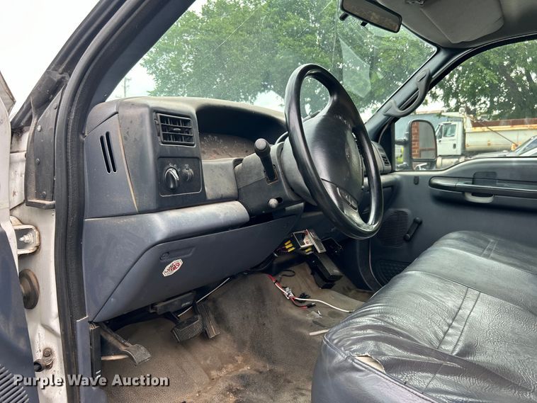 image for item EG0474 2000 Ford F450 Super Duty utility / service truck