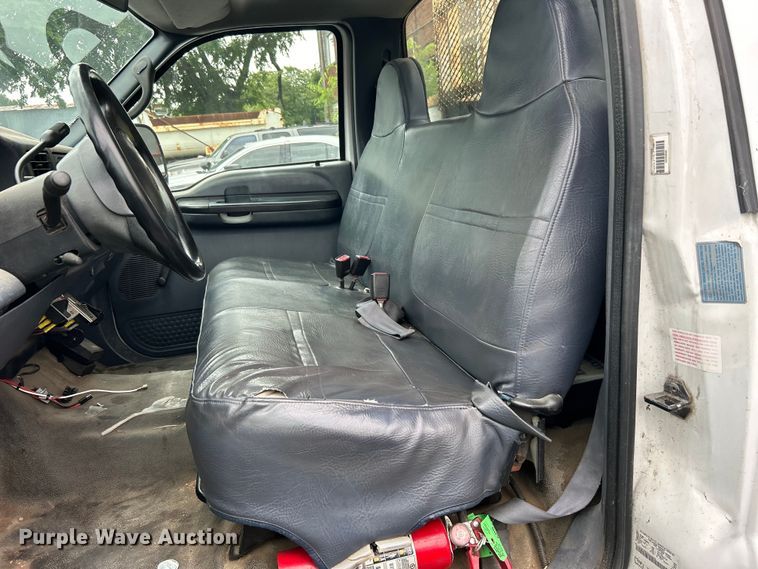 image for item EG0474 2000 Ford F450 Super Duty utility / service truck