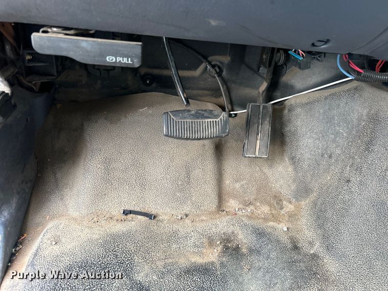 image for item EG0474 2000 Ford F450 Super Duty utility / service truck