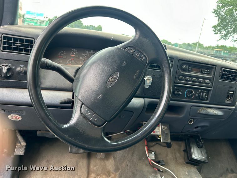 image for item EG0474 2000 Ford F450 Super Duty utility / service truck