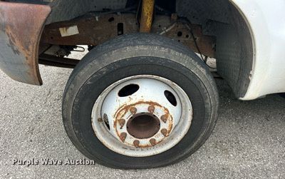 image for item EG0474 2000 Ford F450 Super Duty utility / service truck