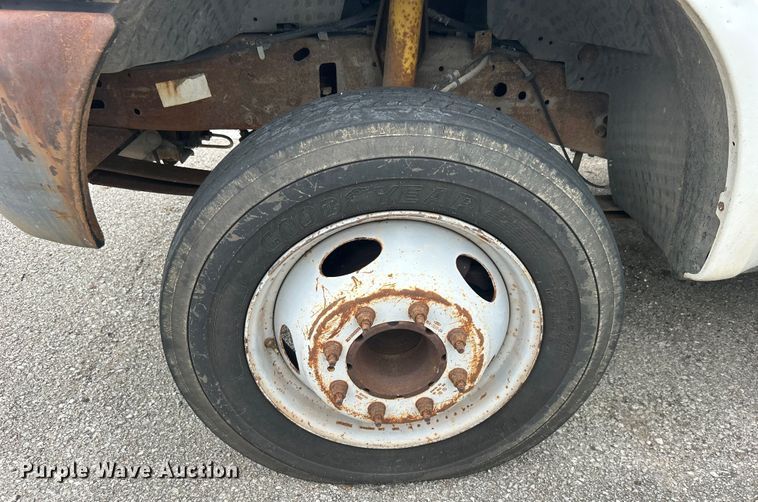 image for item EG0474 2000 Ford F450 Super Duty utility / service truck