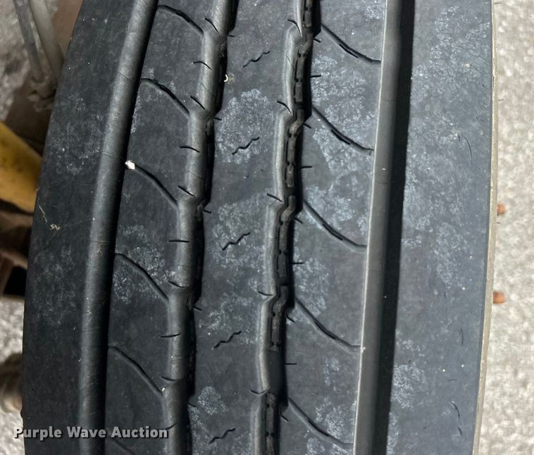 image for item EG0474 2000 Ford F450 Super Duty utility / service truck