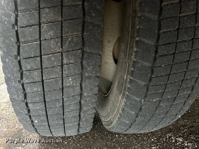 image for item EG0474 2000 Ford F450 Super Duty utility / service truck