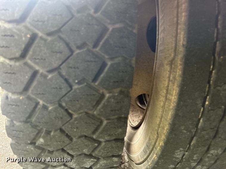 image for item EG0474 2000 Ford F450 Super Duty utility / service truck