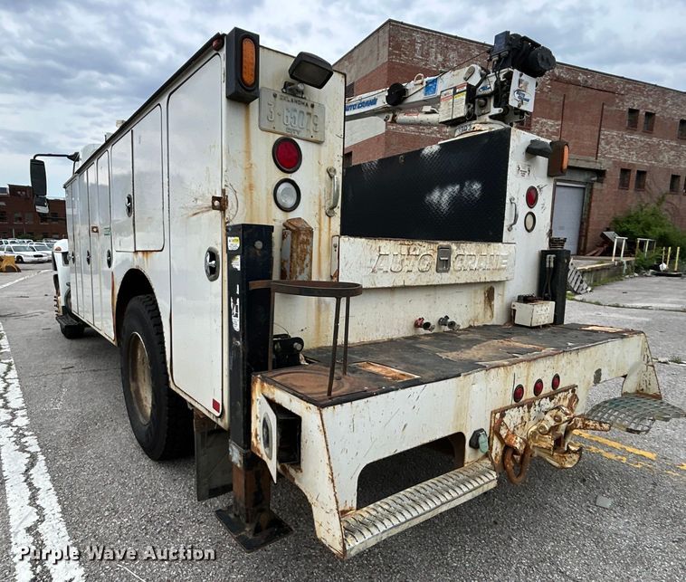 image for item EG0475 2008 International 4400 utility / service truck