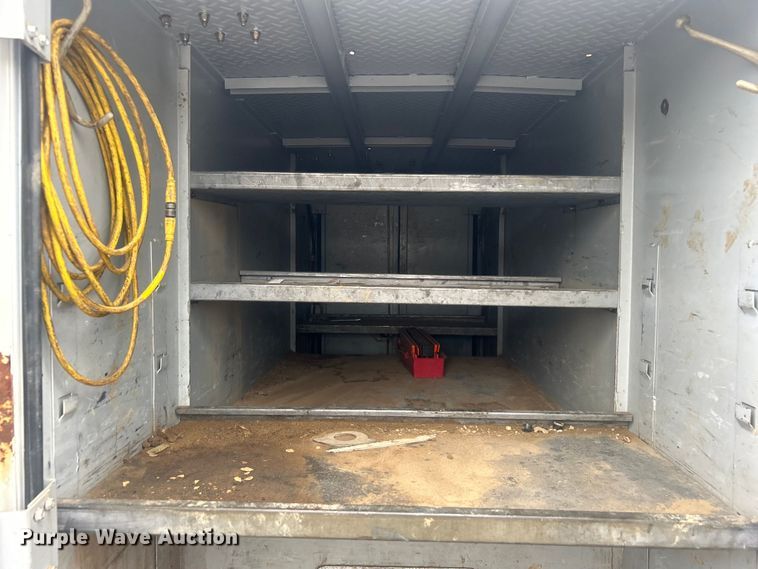 image for item EG0475 2008 International 4400 utility / service truck