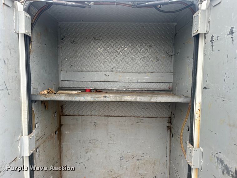 image for item EG0475 2008 International 4400 utility / service truck