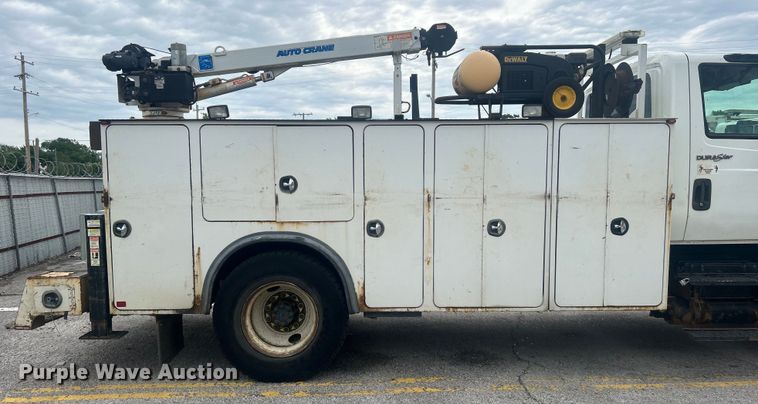 image for item EG0475 2008 International 4400 utility / service truck