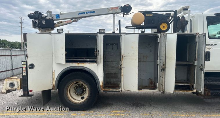 image for item EG0475 2008 International 4400 utility / service truck