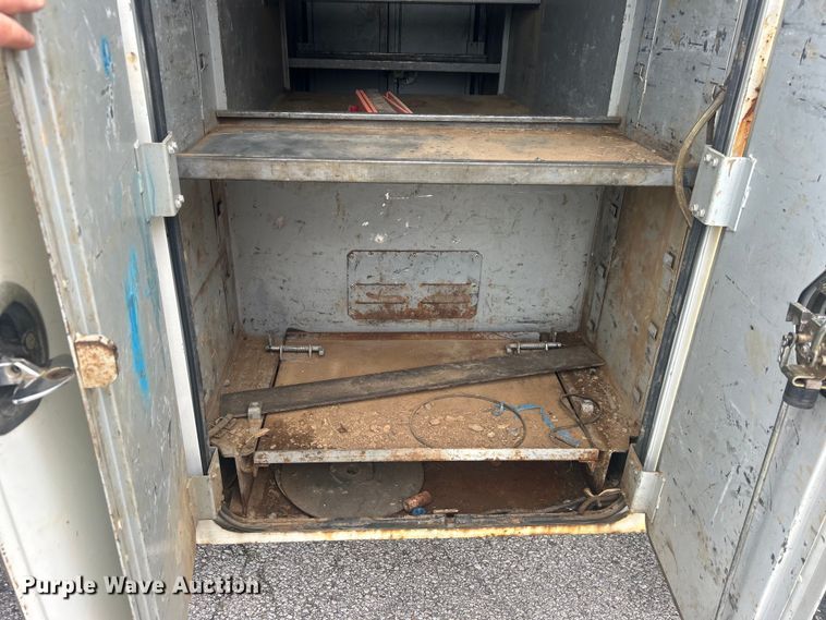 image for item EG0475 2008 International 4400 utility / service truck