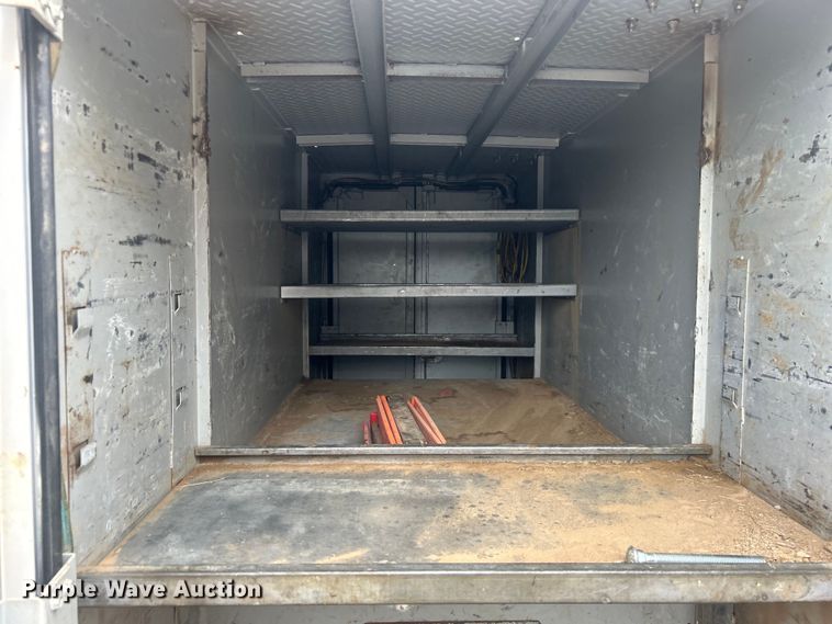 image for item EG0475 2008 International 4400 utility / service truck