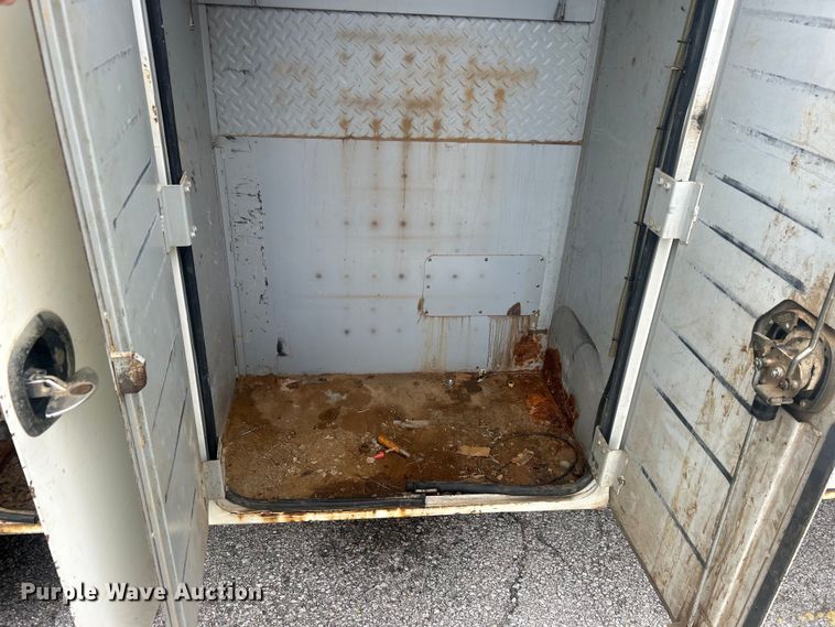 image for item EG0475 2008 International 4400 utility / service truck