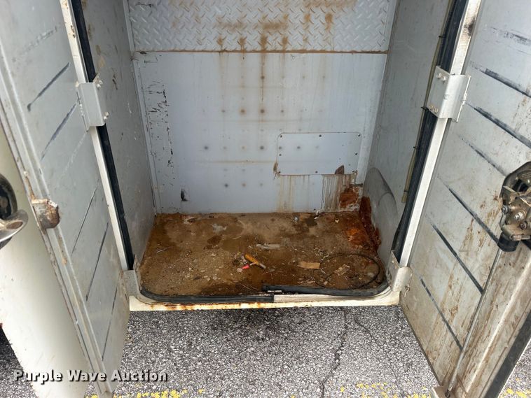 image for item EG0475 2008 International 4400 utility / service truck