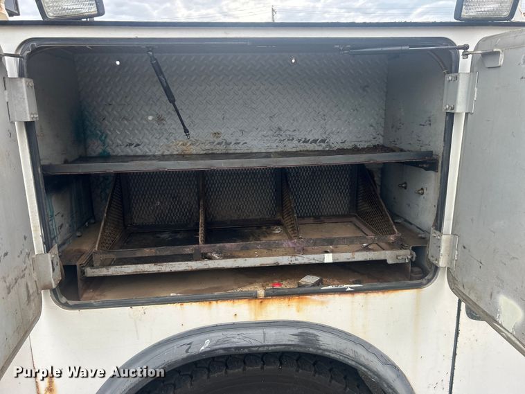 image for item EG0475 2008 International 4400 utility / service truck