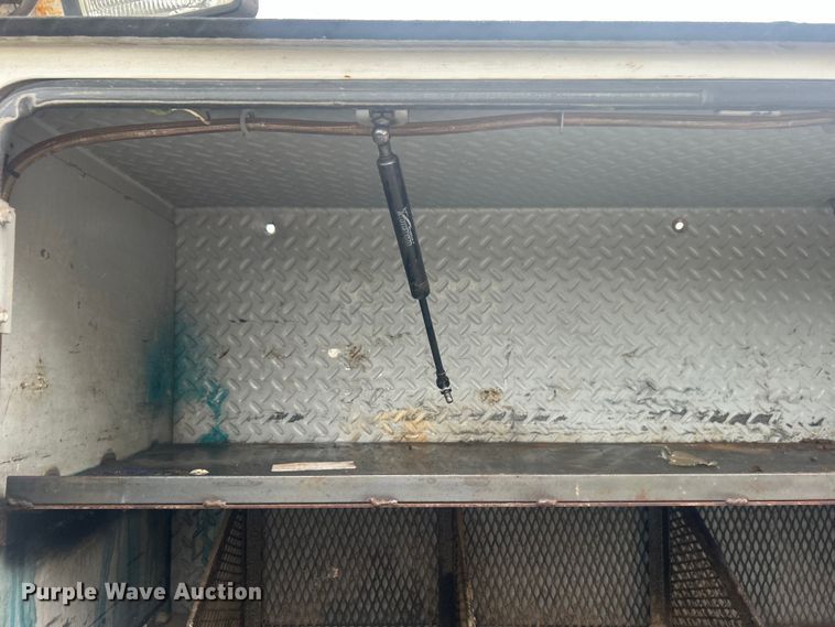 image for item EG0475 2008 International 4400 utility / service truck