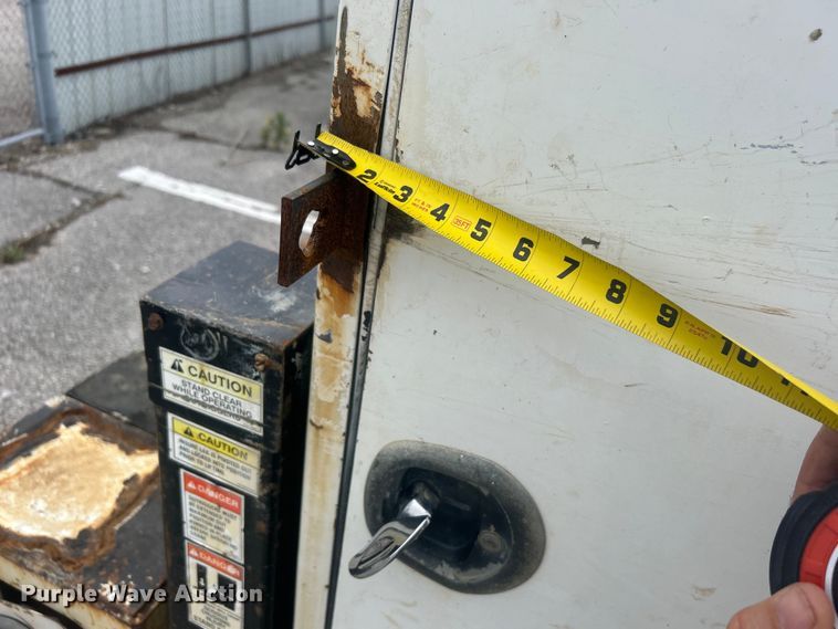 image for item EG0475 2008 International 4400 utility / service truck