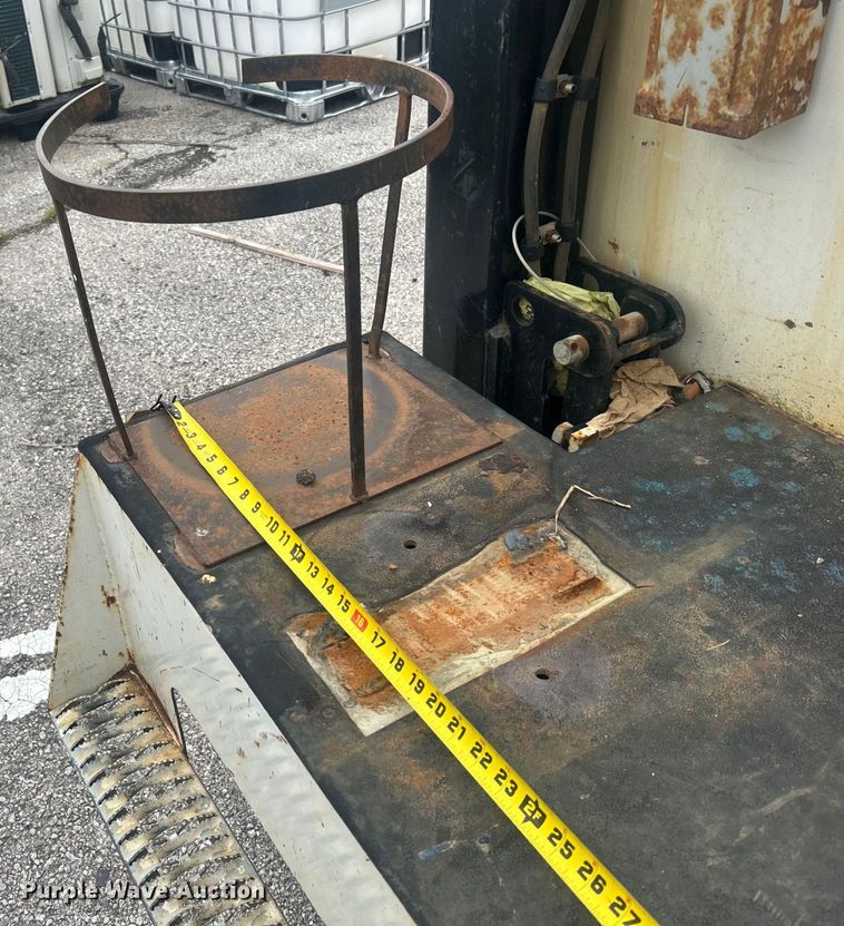 image for item EG0475 2008 International 4400 utility / service truck