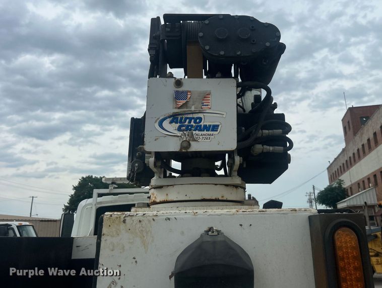 image for item EG0475 2008 International 4400 utility / service truck