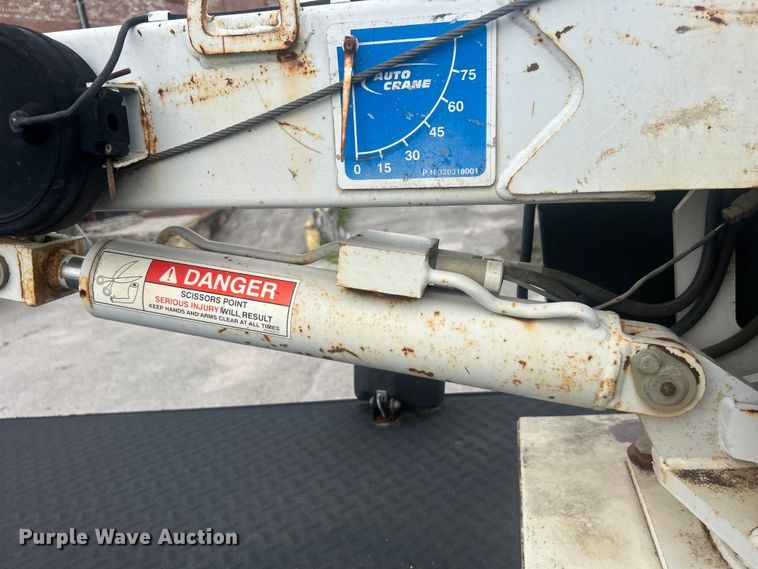 image for item EG0475 2008 International 4400 utility / service truck