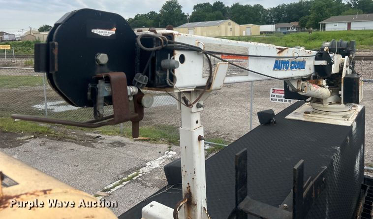 image for item EG0475 2008 International 4400 utility / service truck