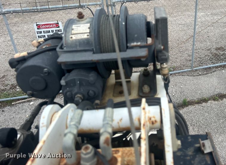 image for item EG0475 2008 International 4400 utility / service truck