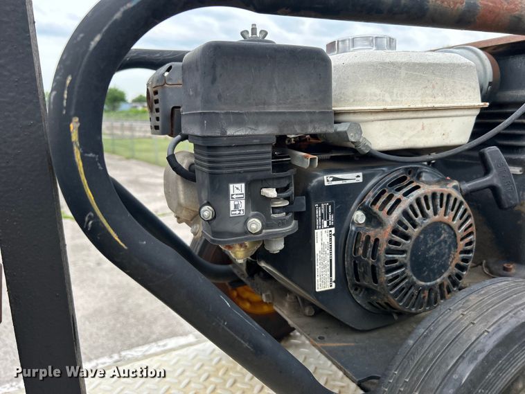 image for item EG0475 2008 International 4400 utility / service truck