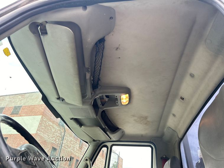 image for item EG0475 2008 International 4400 utility / service truck