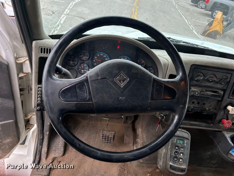 image for item EG0475 2008 International 4400 utility / service truck