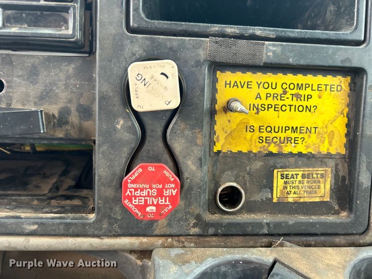 image for item EG0475 2008 International 4400 utility / service truck