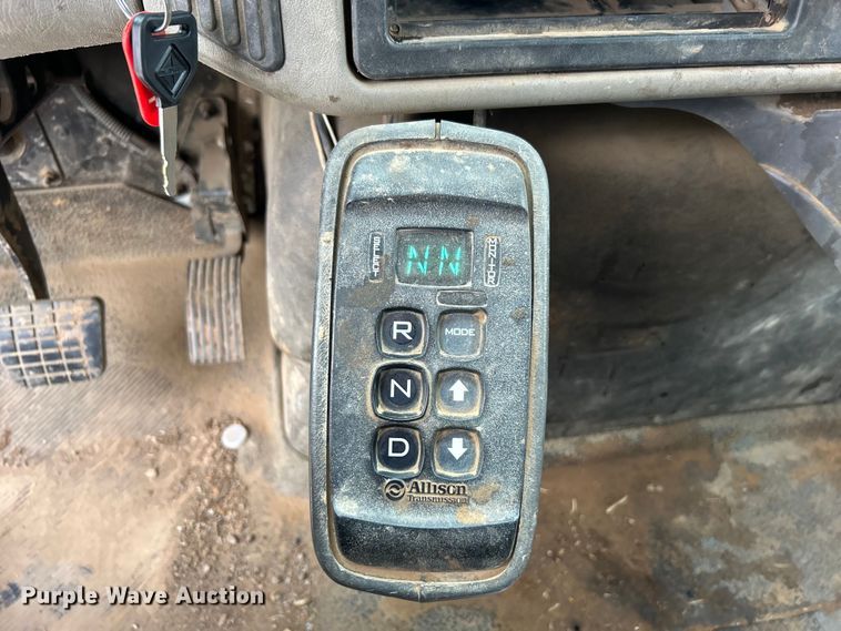 image for item EG0475 2008 International 4400 utility / service truck