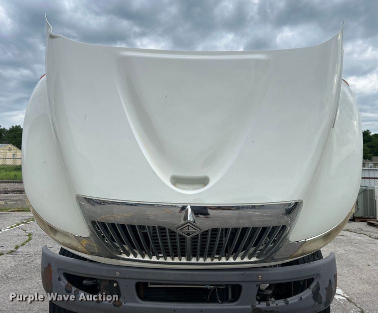 image for item EG0475 2008 International 4400 utility / service truck